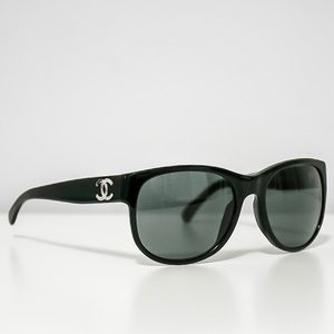 🆕 CHANEL 5182 CC Logo Wayfarer Sunglasses - Black